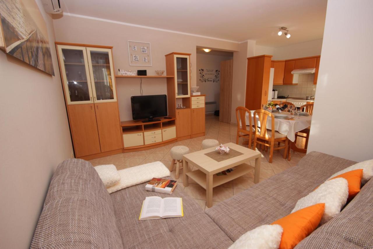 Apartment Ely Rabac Eksteriør billede